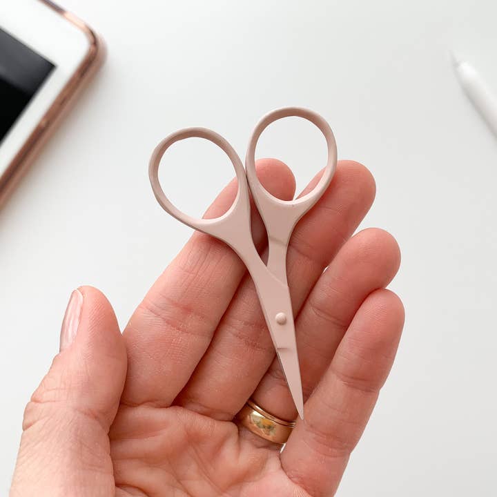 Matryoshka Doll Shop - Wholesale Scissors - Small needlecraft scissors, tiny embroidery scissors