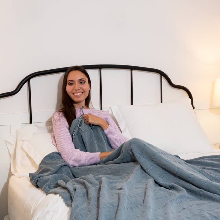 InfuseZen - Wholesale Throw Blanket - XL Stonewashed Cotton Turkish Throw Blanket in Denim
4