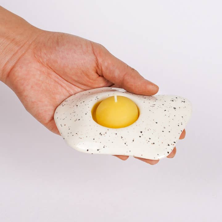 Collin Garrity – wholesale Candle holder – Ceramic Salt and Pepper Egg Tea Light Candle Holder