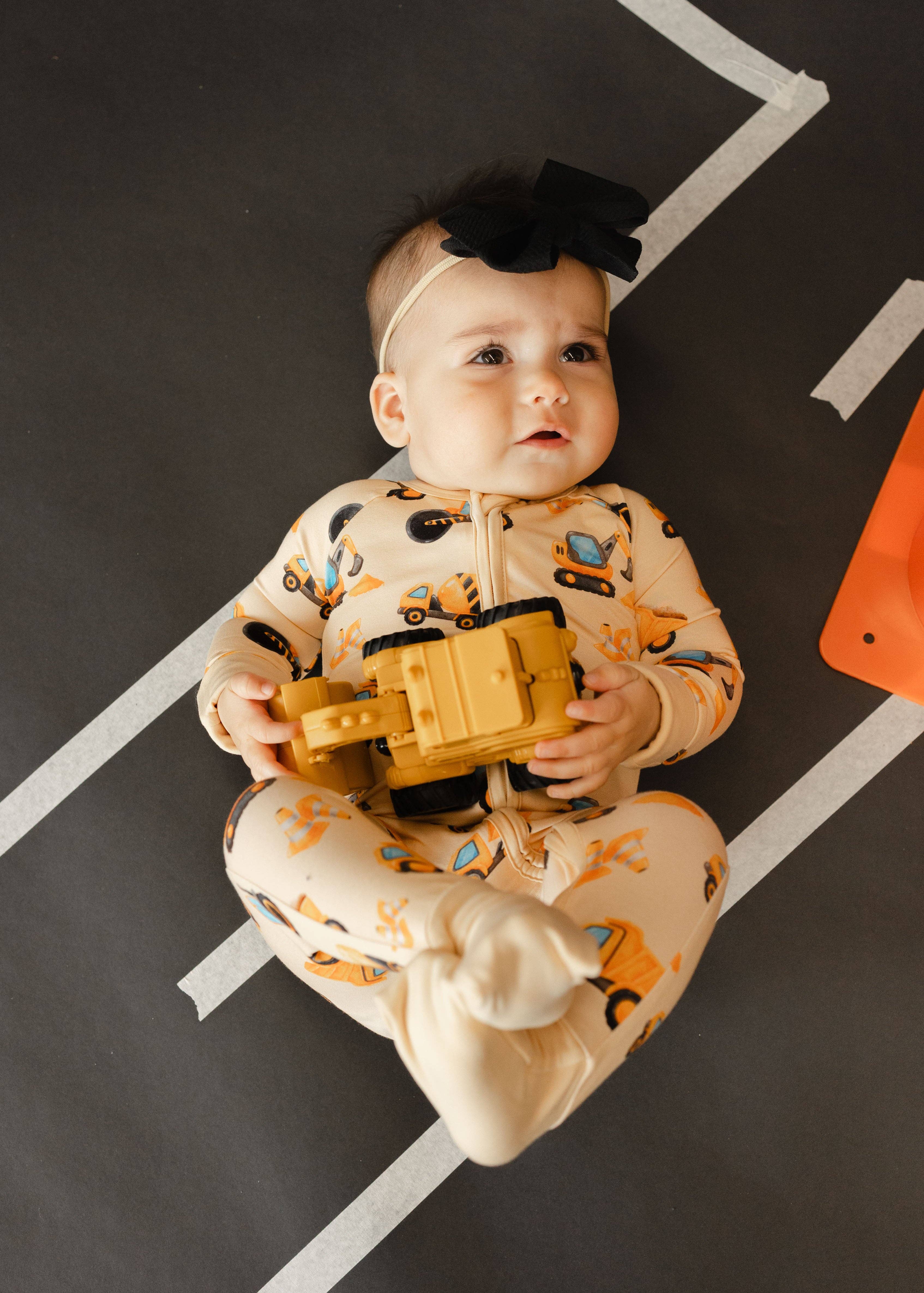 Tiny Snugs - Wholesale Sleepsuit - Baby - Dig It Zippy1