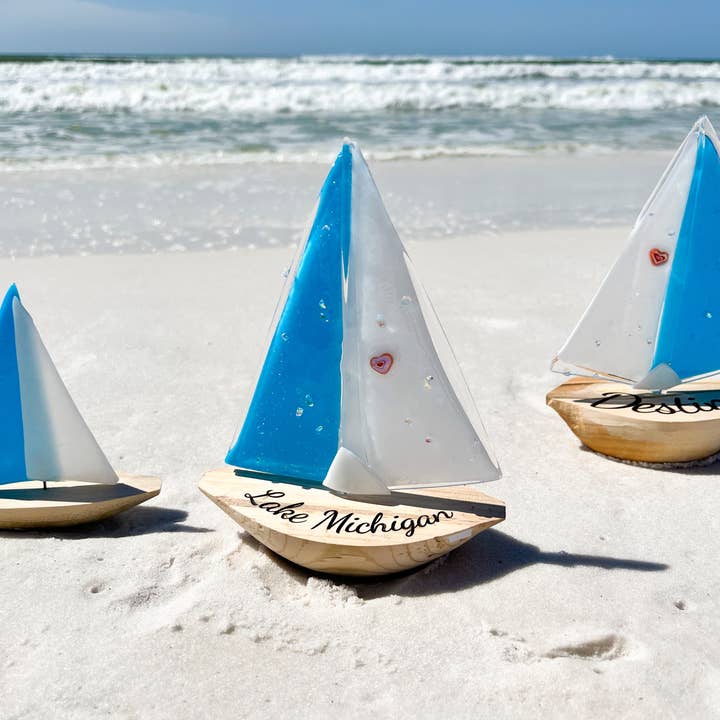 Alexa K - Wholesale Decorative Tabletop Object - Customizable Boat Fused Glass Artwork Gift Souvenir5