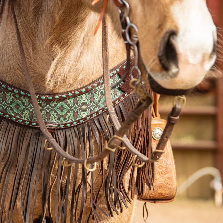 Col à bretelles à franges Dalton pour la vente par Schulz Equine