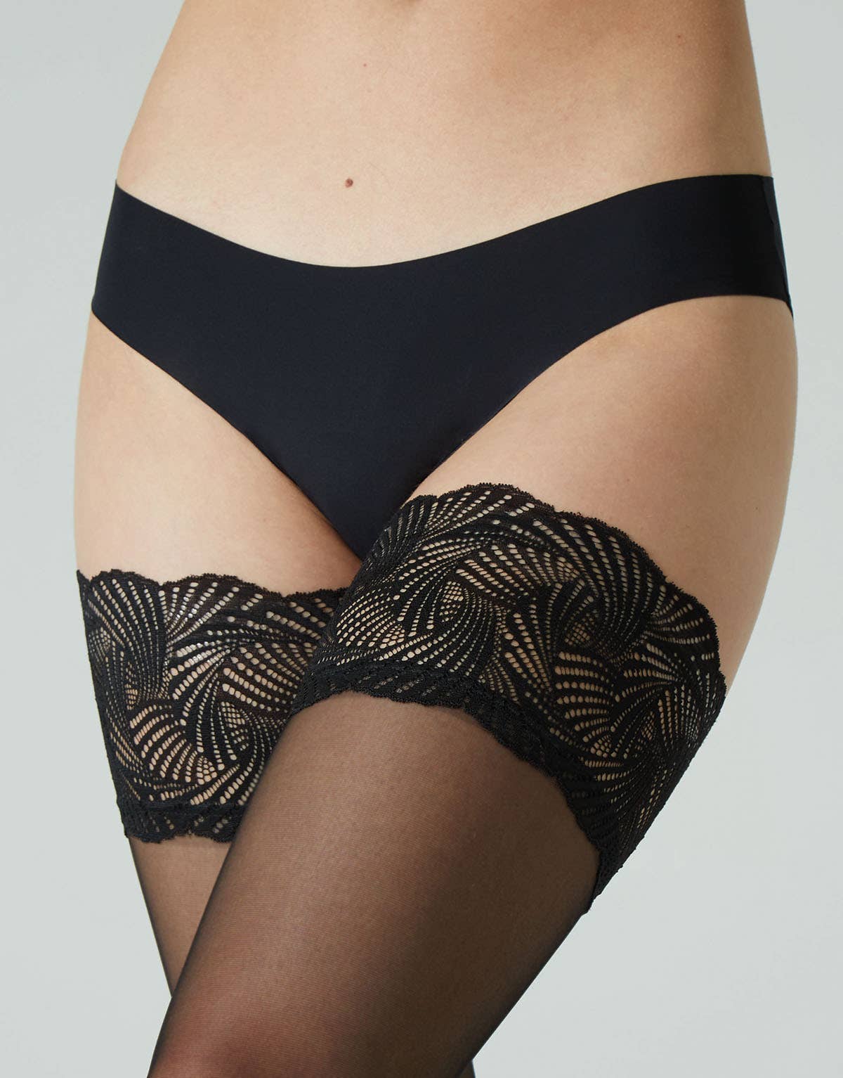 Cette – Großhandel Strümpfe – Damen – Halterlose Halterlose Größen bis 4XL, Strümpfe in Übergröße, bleiben oben11