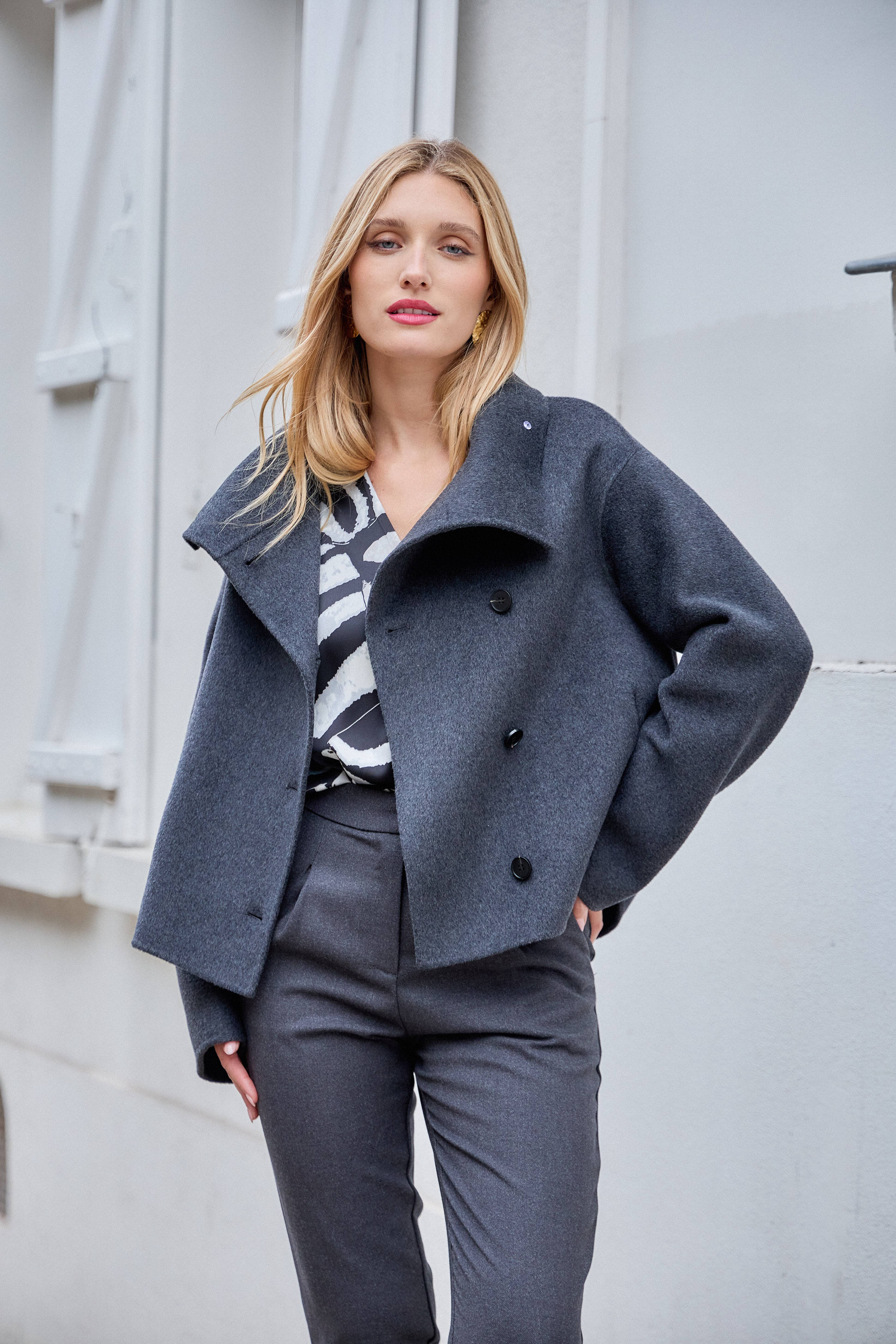 LULUMARY - Wholesale Varsity/Baseball Jacket - Women's - Short coat V32812