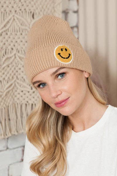JOSSLYN by wall to wall - Wholesale Beanie - Women's - SMILEY FACE BEANIE HATS - HAPPY FACE BEANIE HATS | 40BN9008