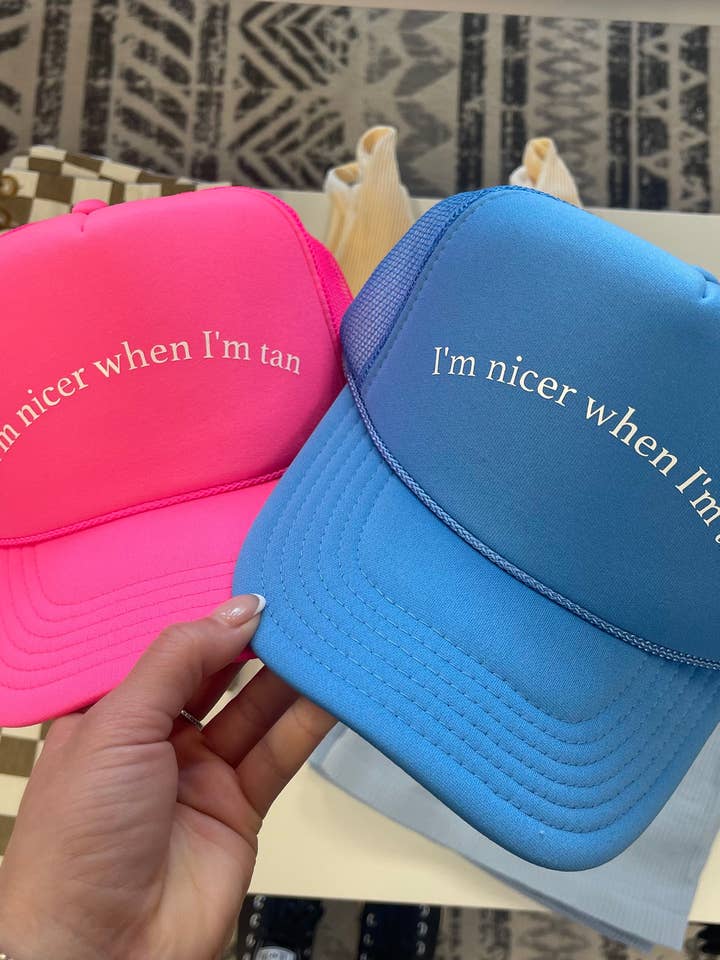 Soy más simpático cuando estoy bronceado gorra de camionero para venta al por mayor de Charlie Grey