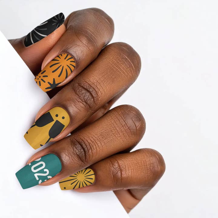 FYNE BODY - Wholesale Press-on/fake nails - Midnight Sparkle Black Magic Press-On Nails85