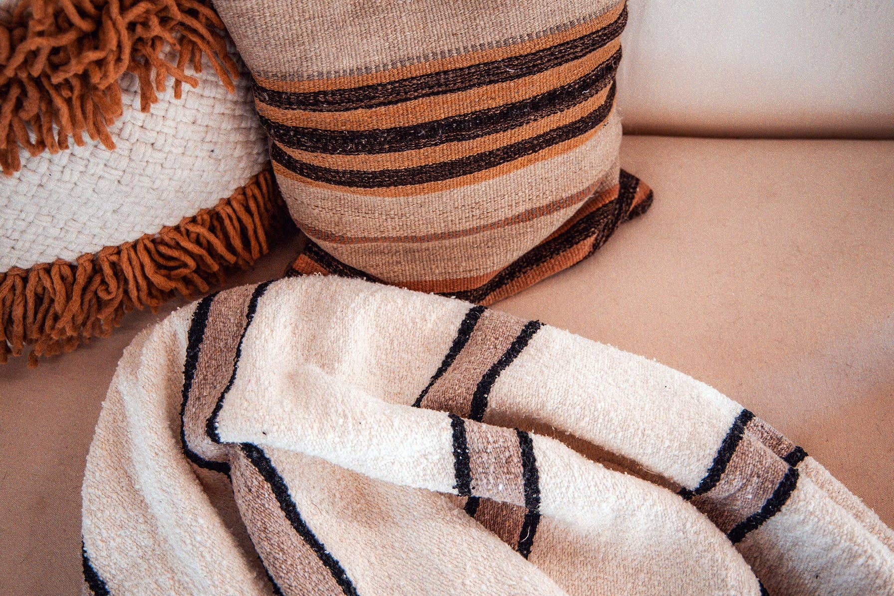 Tribe and True – Engroshandel Tæppe – Desert Lines//Håndvævet tæppe3