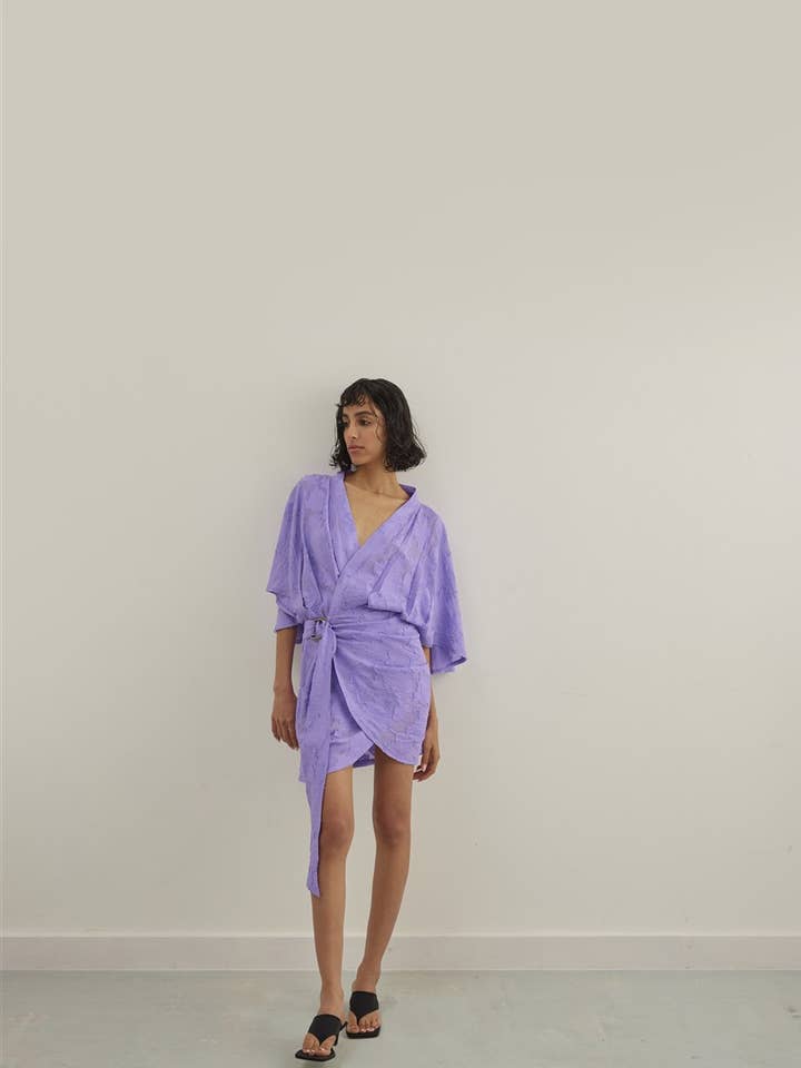 Blouse à boucle en D pour la vente par Vuu