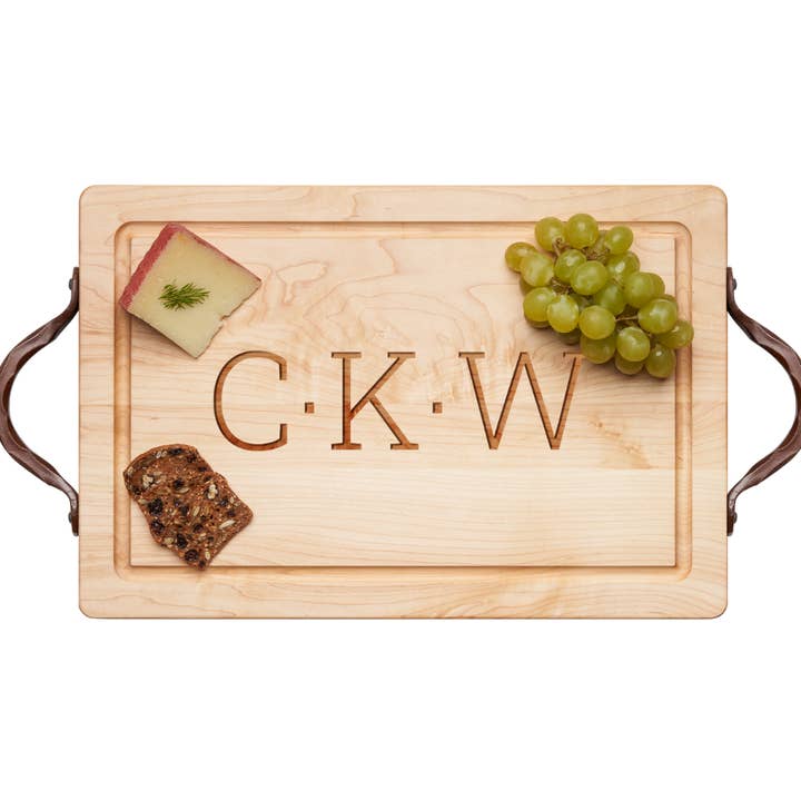 Planche à découper et à fromage en érable rectangulaire | Poignées traditionnelles | Personnaliser | 18 x 12" pour la vente par Sophistiplate
