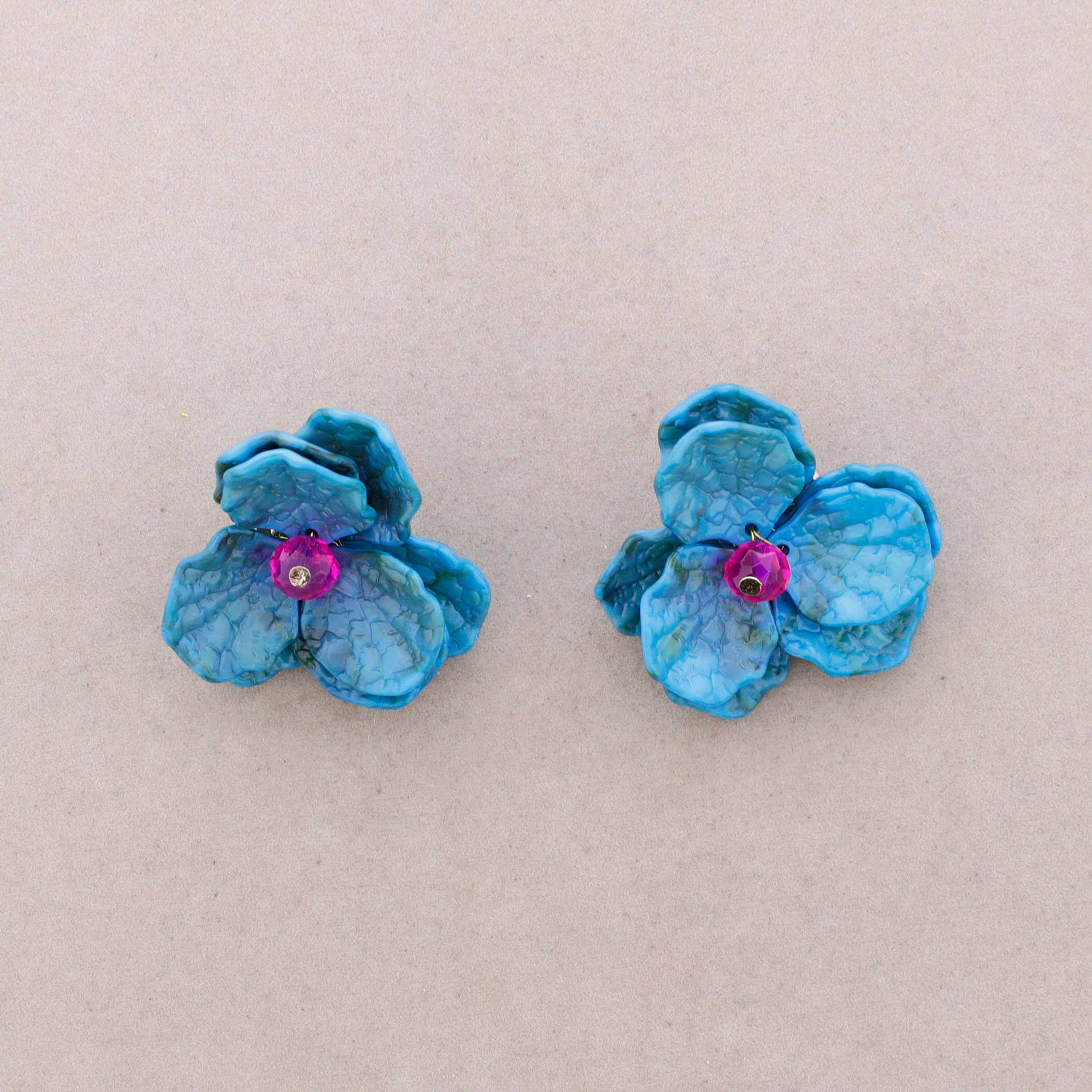 Sonata – Großhandel Click-Button-Schmuck – Ohrstecker mit Harzblumen4