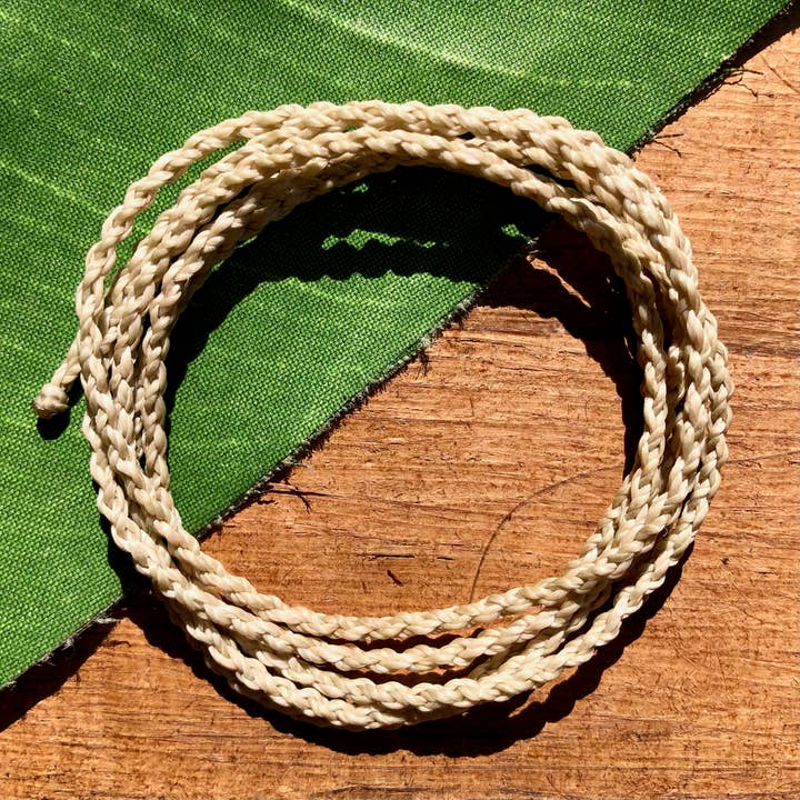 Flätad Nylonkabel - Ecru, 3 trådar för wholesale av Bead Goes On
