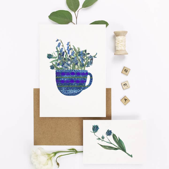 Boshyacinten in blauw en wit TEACUP blanco kaart voor wholesale door Angela Savage Illustration