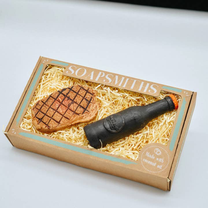Coffret cadeau de savon Steak + Beer | Fait main | Végétalien | Écologique pour la vente par The Quirky Soaper