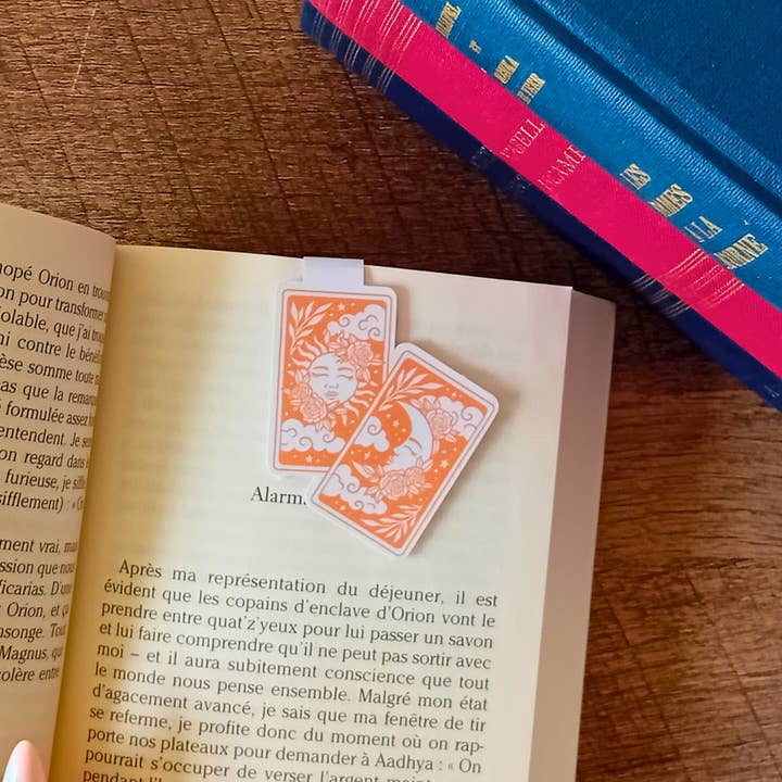 Magnetic Bookmark - Tarot Card - Sun and Moon for wholesale by La baleine qui embosse