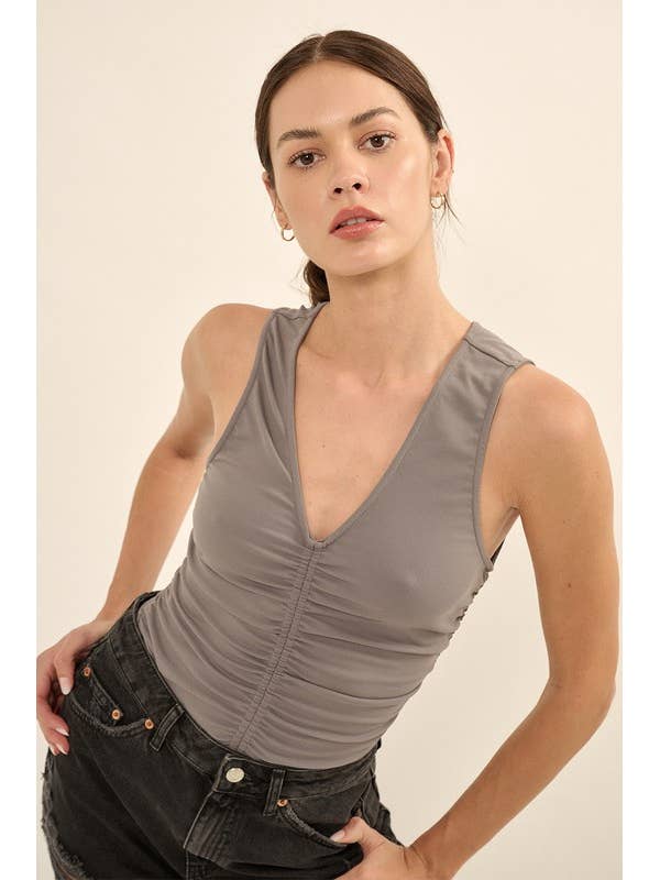 Gestreifter Strickbody mit tiefem V-Ausschnitt und Rüschenoberteil für den Großhandel von MintChoco