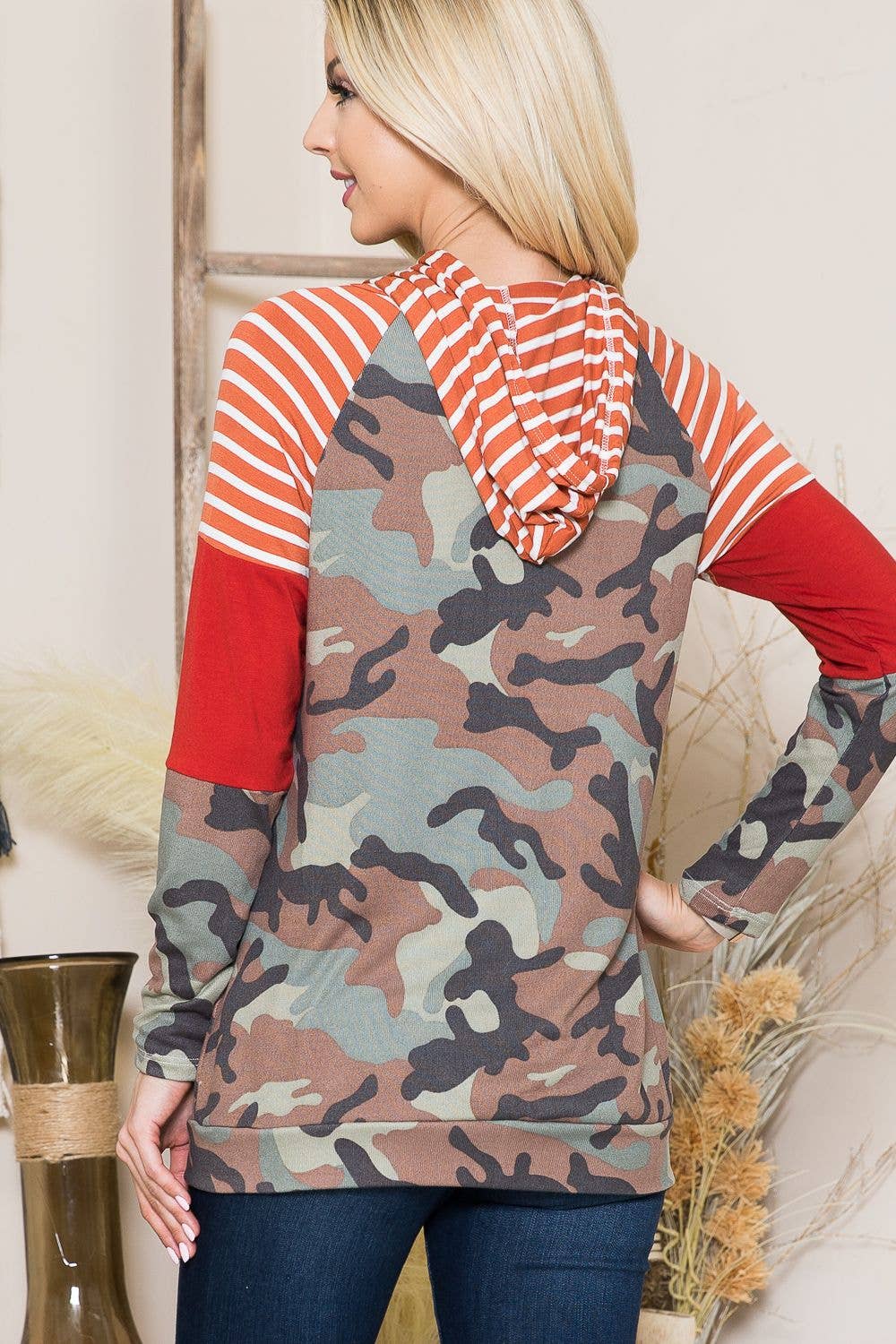 Stylish Wholesale – wholesale Hoodie – Women's – OLIVE CAMO CAMO HOODY WITH STRIPE CONTRAST SLEEVES-CLCT33668-PL2