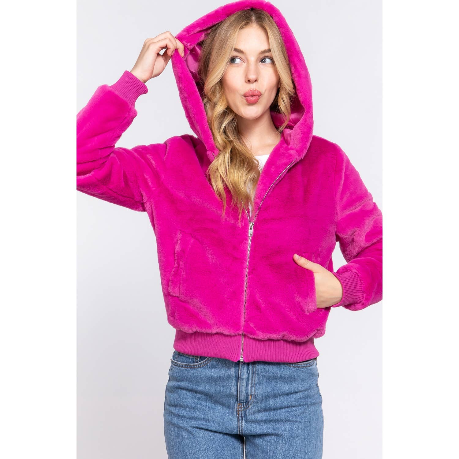 HiteJeans - Vente Veste – femme - VESTE À CAPUCHE ZIPPÉE EN FAUSSE FOURRURE5