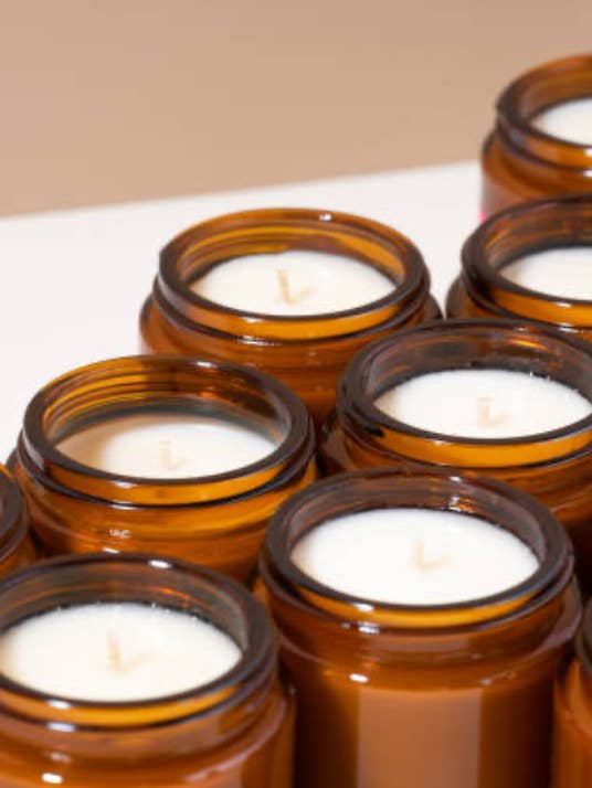 Vente en gros de bougies sans étiquette | 9 oz | Cire de soja + mèche en coton pour la vente par Kinfolk Studio