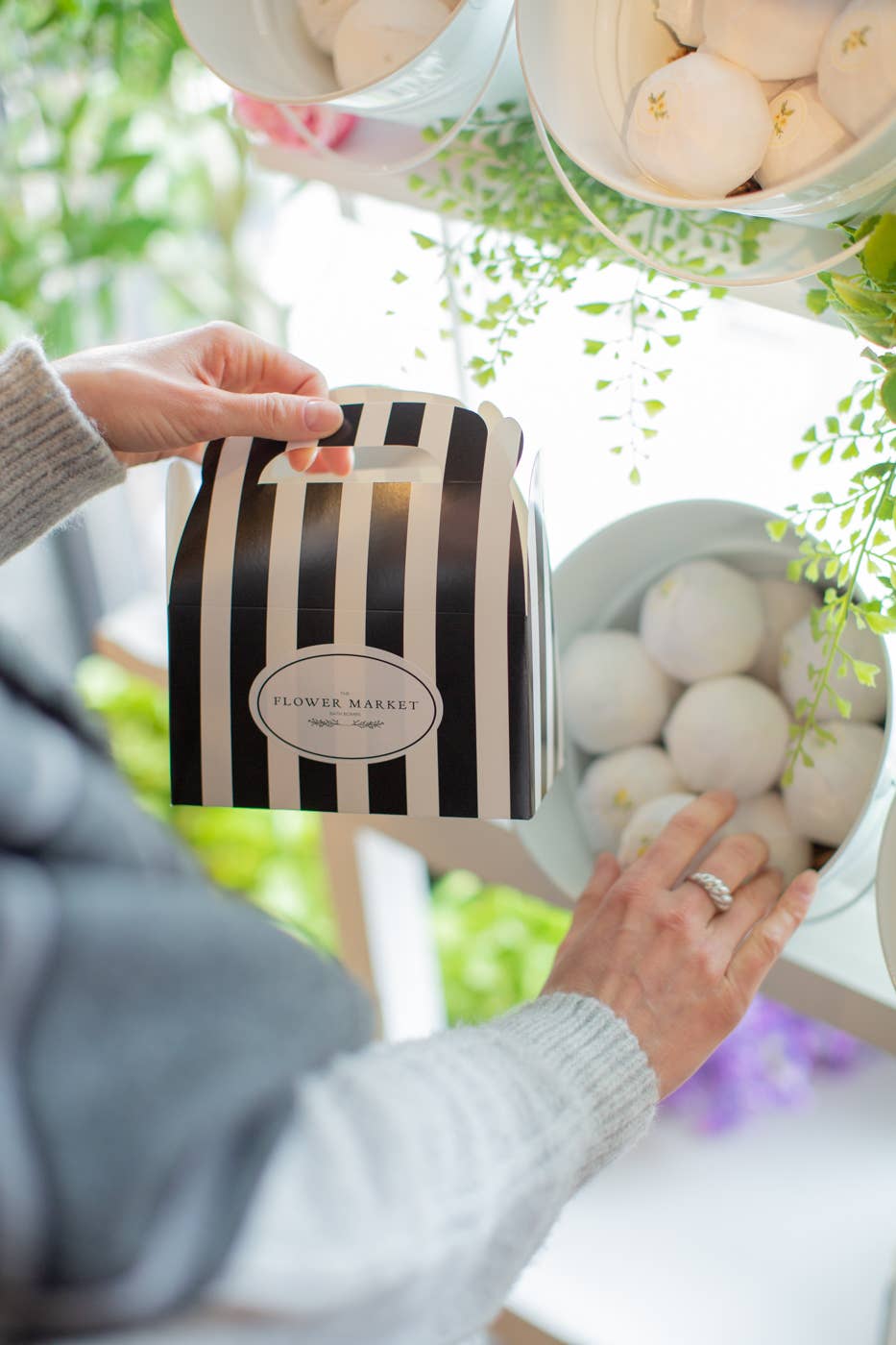 Freedom Studios - Wholesale Bath Bomb/Fizz - Flower Market | Half Dozen2