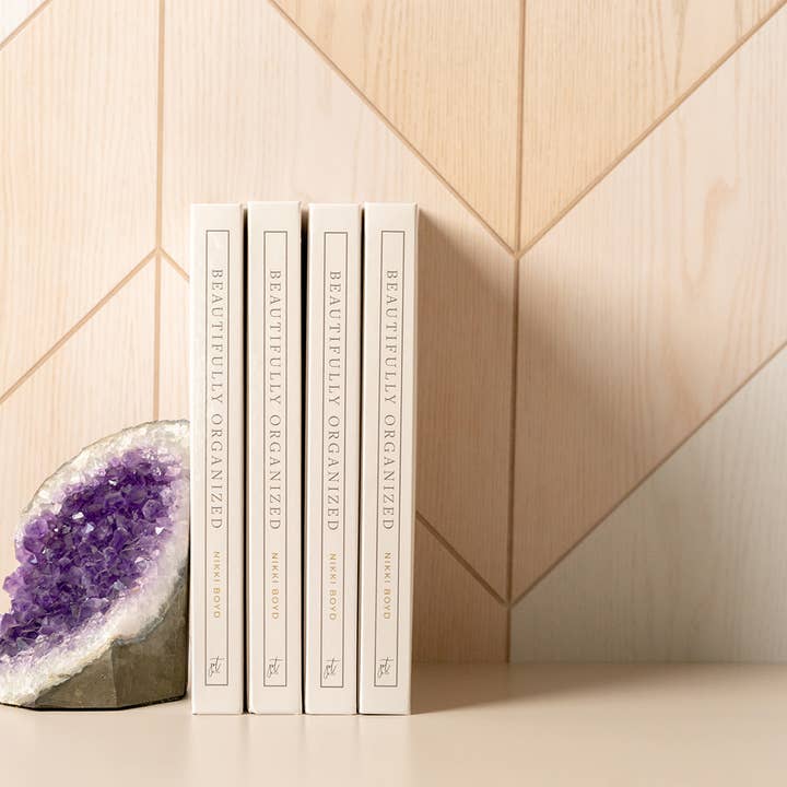 Paige Tate & Co. – wholesale Home & garden book – Beautifully Organized (White Coffee Table Books)2