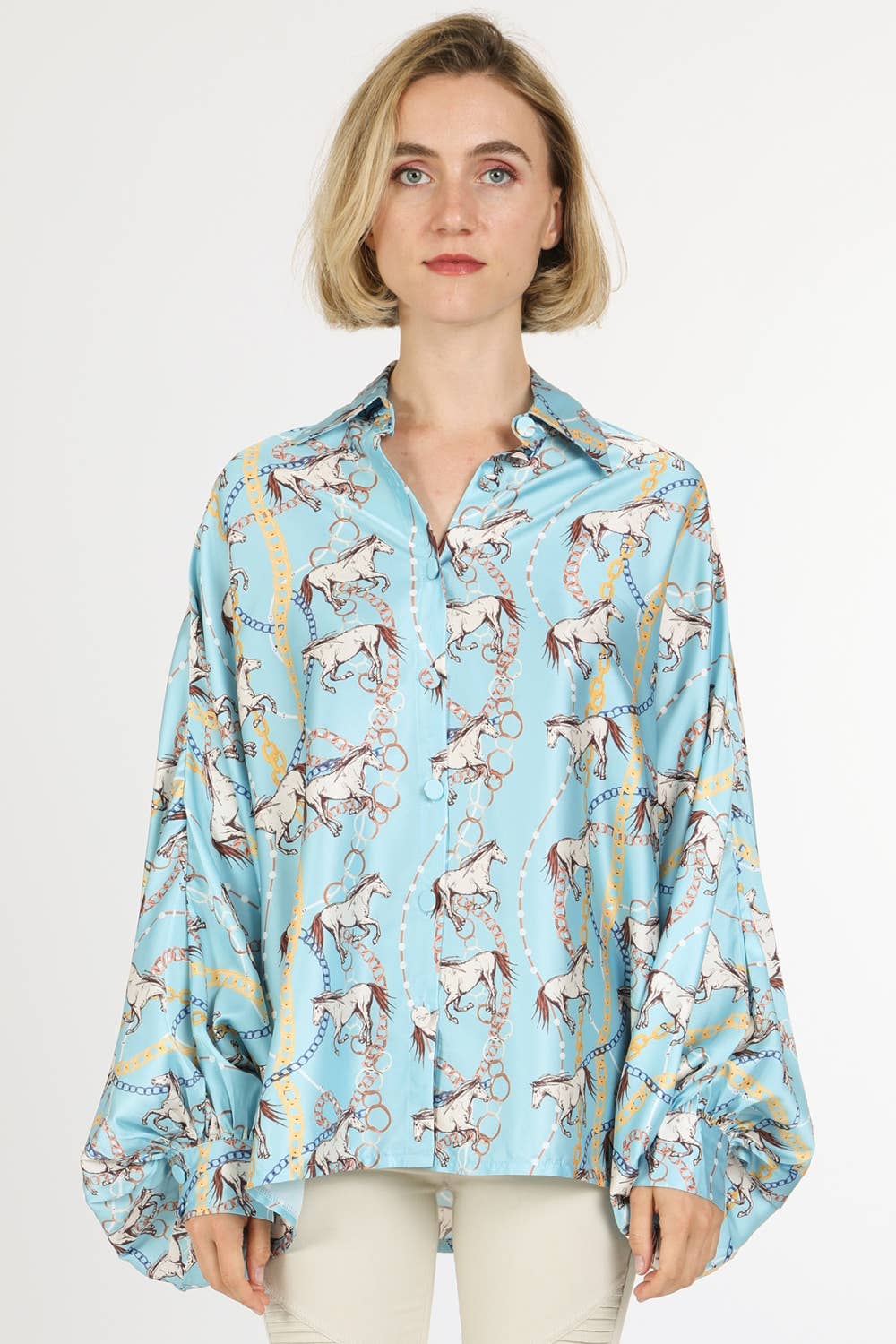 Beulah Style – Blusa - Mulher por atacado – Blusa de Cetim com Estampa de Corrente Multicolorida e Cavalo QC21742