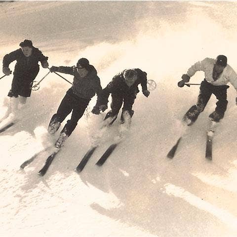 Kunstdruck WS-204 Gruppe Skifahren für den Großhandel von Found Image Press