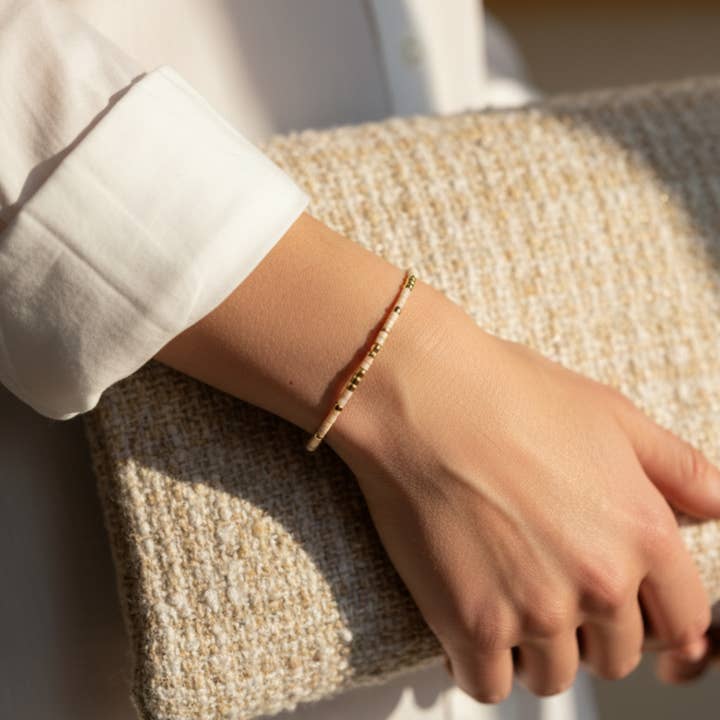 Lenny & Eva - Wholesale Bangle Bracelet - Confetti Beaded Bangle-Black, Adjustable Stackable Bracelets4