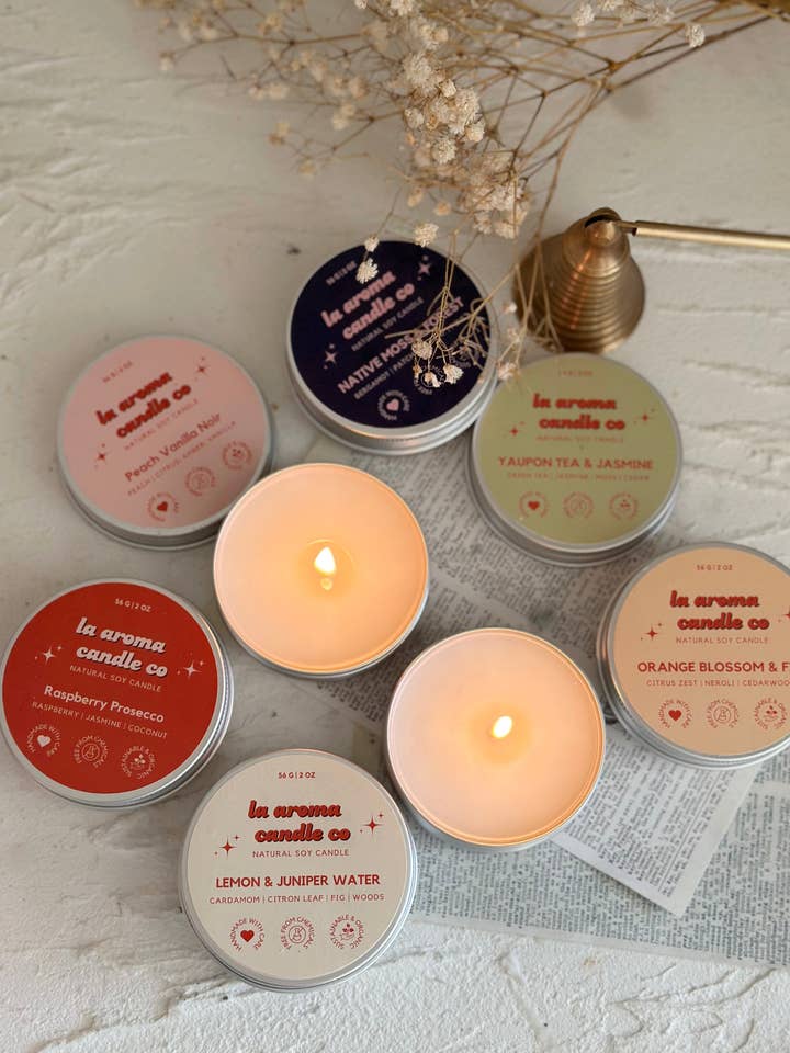 Candela Travel Tin 2oz per la vendita all'ingrosso da parte di LA AROMA CANDLE CO.