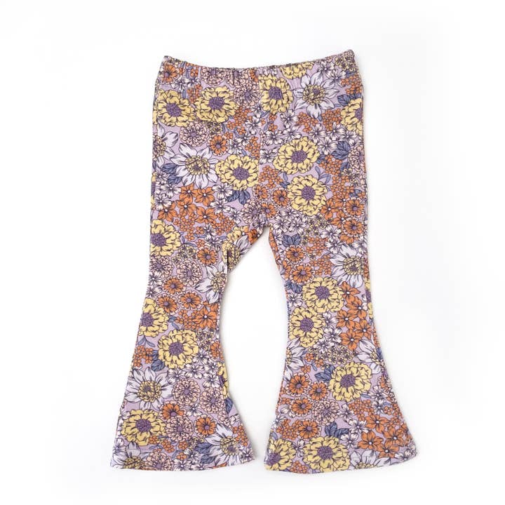 Bas en forme de cloche - HIPPIE LOVE pour la vente par With Love for Kids