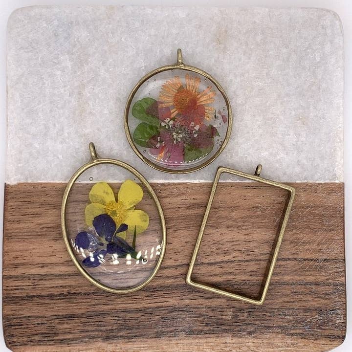 Jewelry Made by Me - Wholesale DIY Craft Kit - UV Resin Discovery Kit