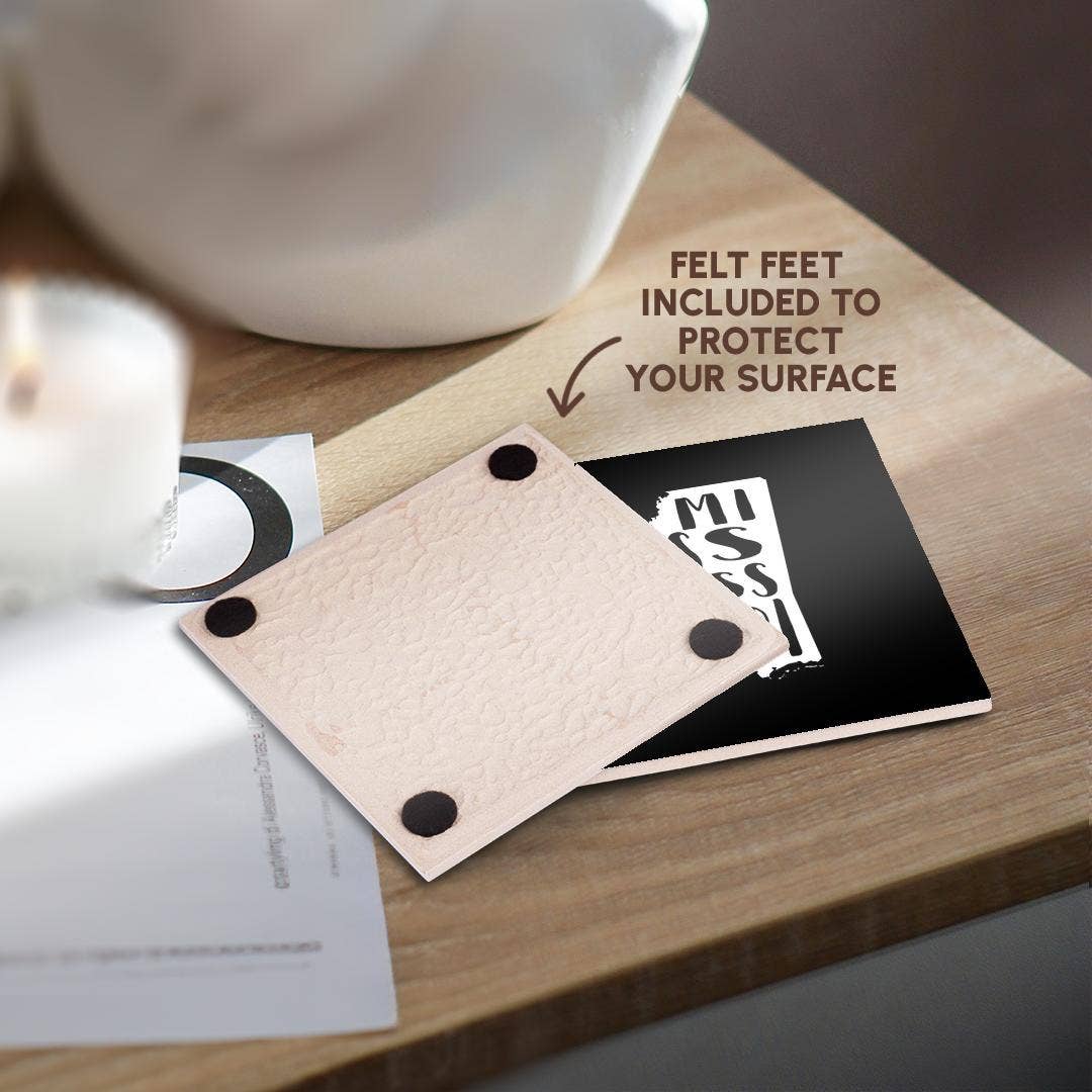 3dRose - Vente Sous-verre - 3dRose, Mississippi écrit à l'intérieur de l'État. Fond noir., Dessous de verre3