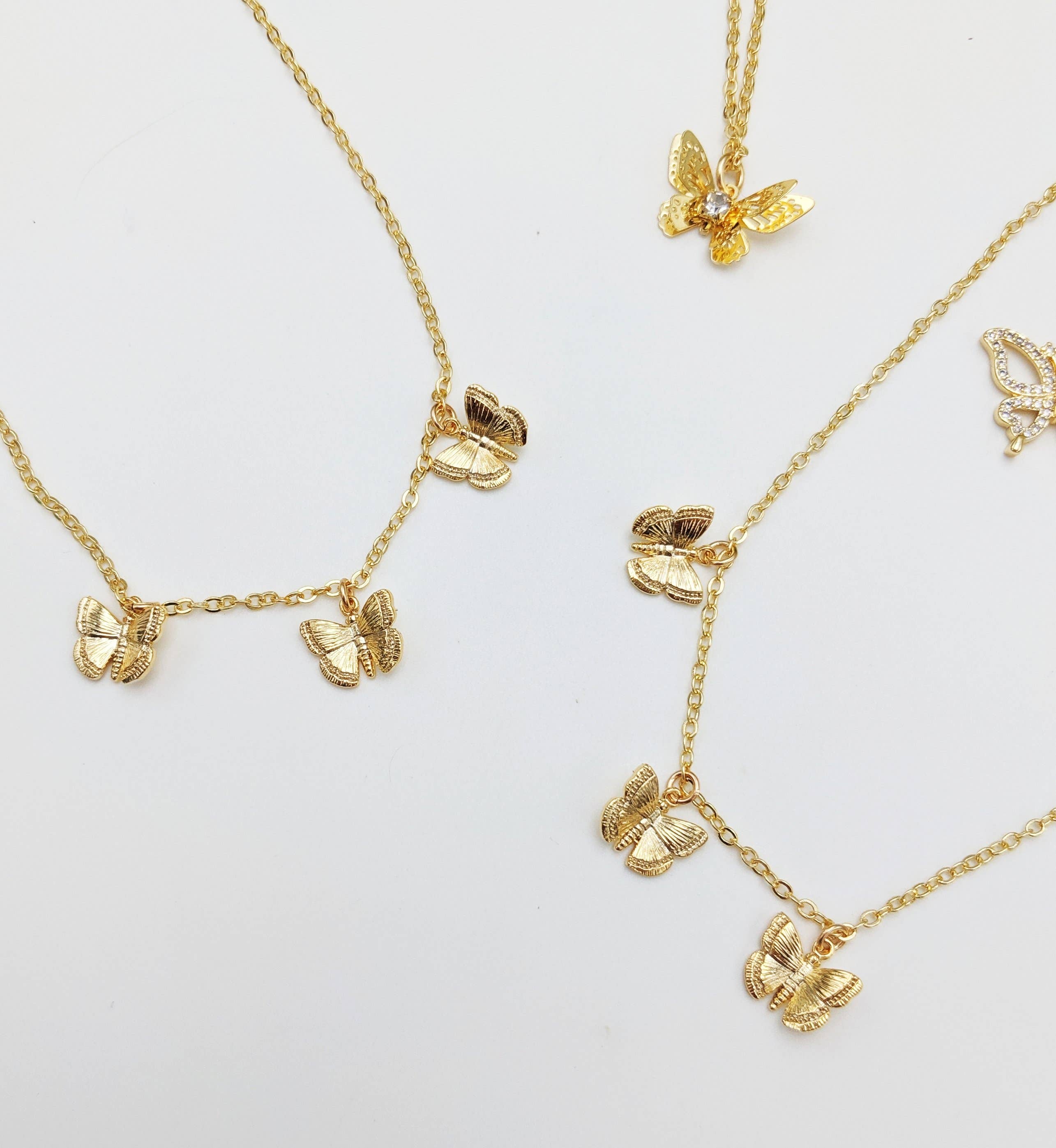 Taylor Shaye Designs – wholesale Pendant/charm necklace – Dainty Triple Butterflies1