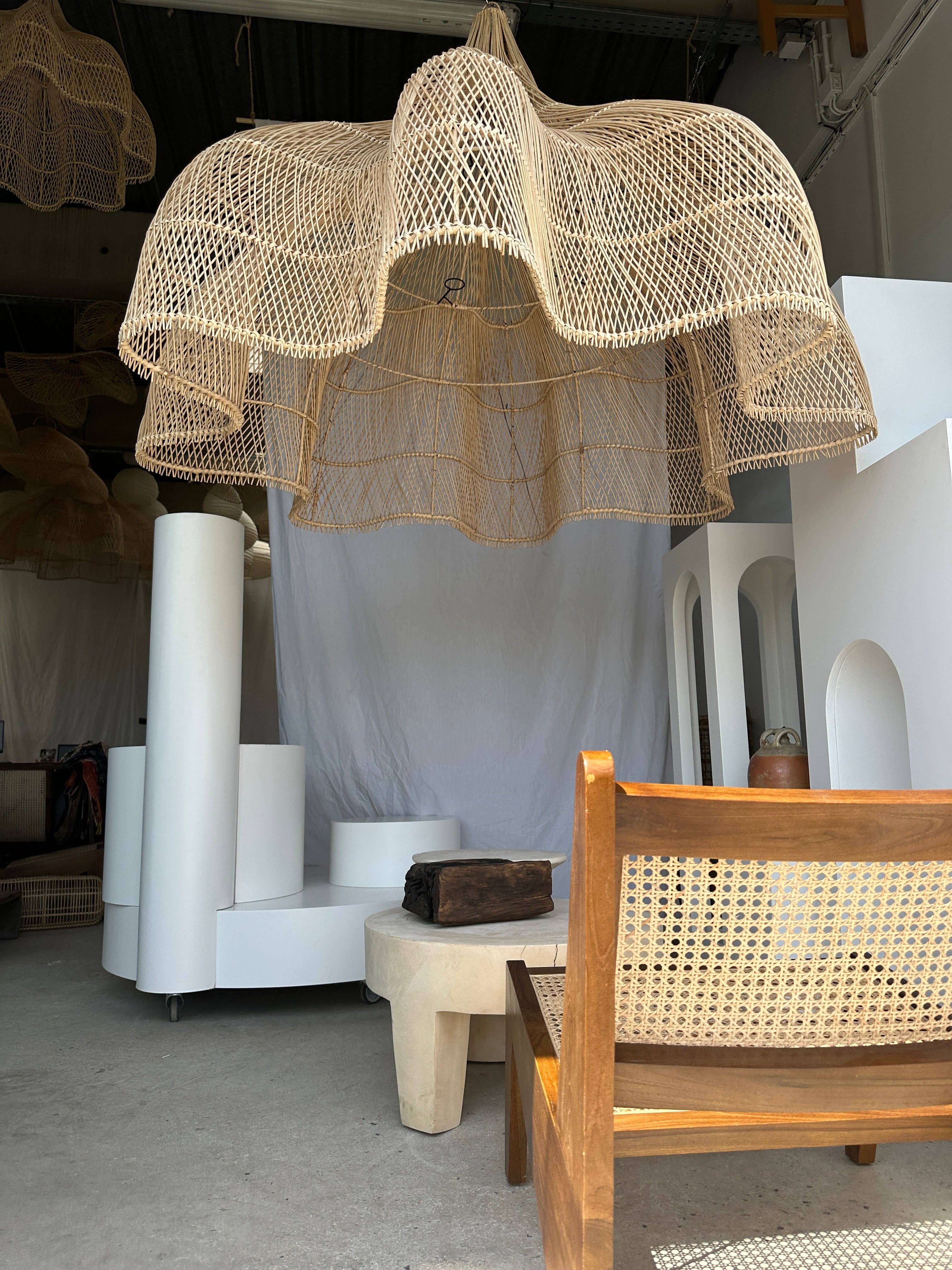 Office Objets - Wholesale Chandelier/Hanging Light - Immense rattan suspension in the shape of a flower, tulip, corolla H:1m; D:1m50182