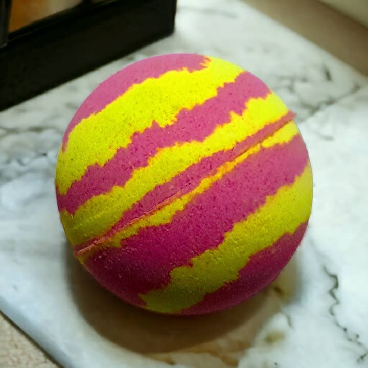 Fig & melon Bath Bomb for wholesale by Gettin Fizzy With It