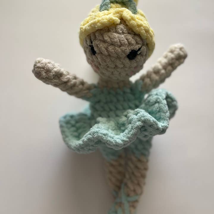 MAEMADE COMPANY LIMITED - Wholesale Doll – Kids - Crochet Ballerina Doll1