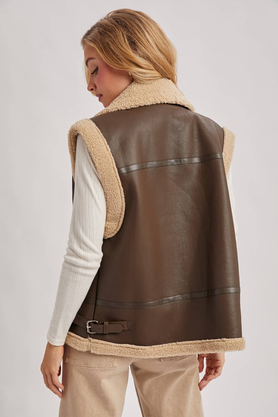 Bluivy – wholesale Outerwear Vest - Women’s – FAUX LEATHER WITH INNER FAUX SHEARLING AVIATOR VEST17