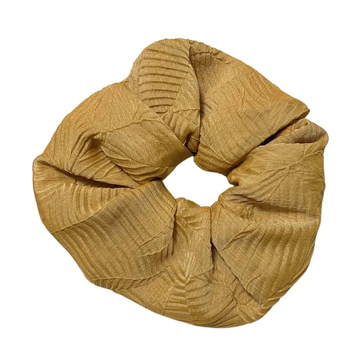 Chouchou froissé brun clair pour la vente par Trash Bandit NYC