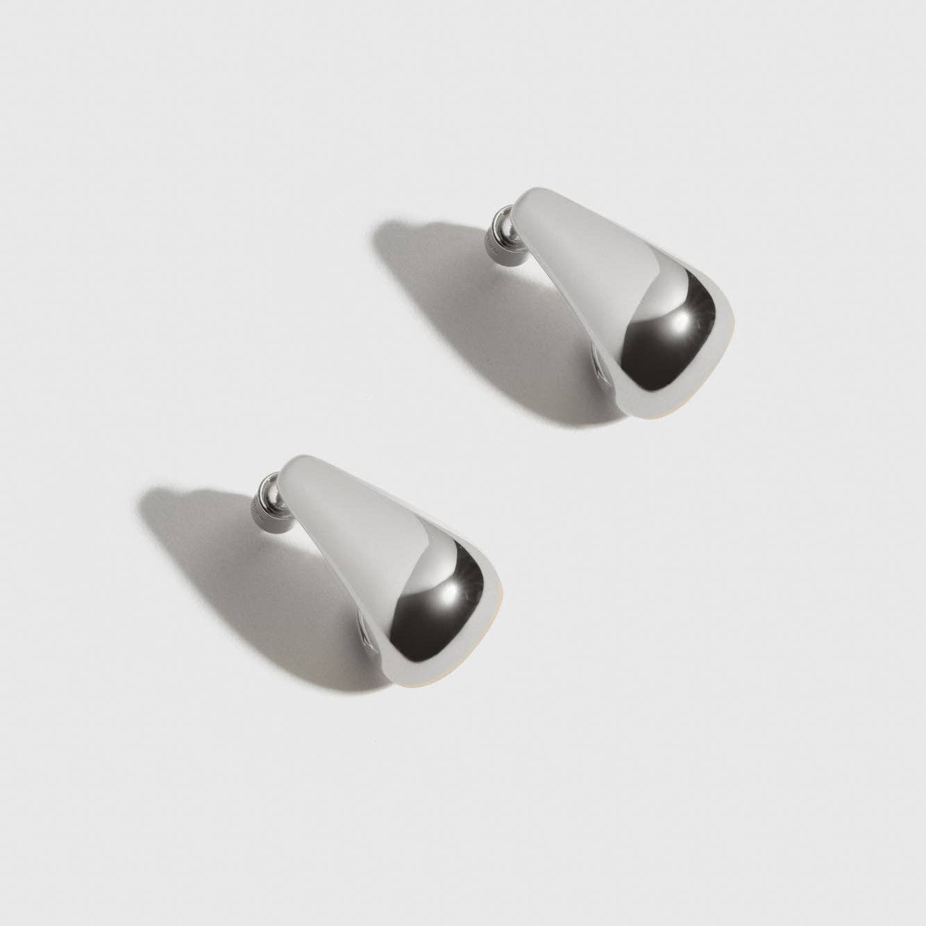 Prata Brincos Soho Bold para venda a revendedores na Faire0