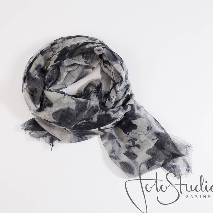 Sciarpa in lana/seta Dark Flower per la vendita all'ingrosso da parte di Hathi