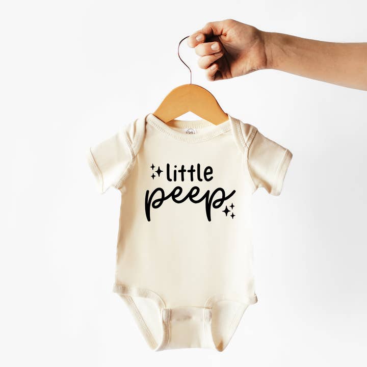 Little Peep | Body ou T-shirt pour bébé 100 % coton pour la vente par Wildflowers + Cotton