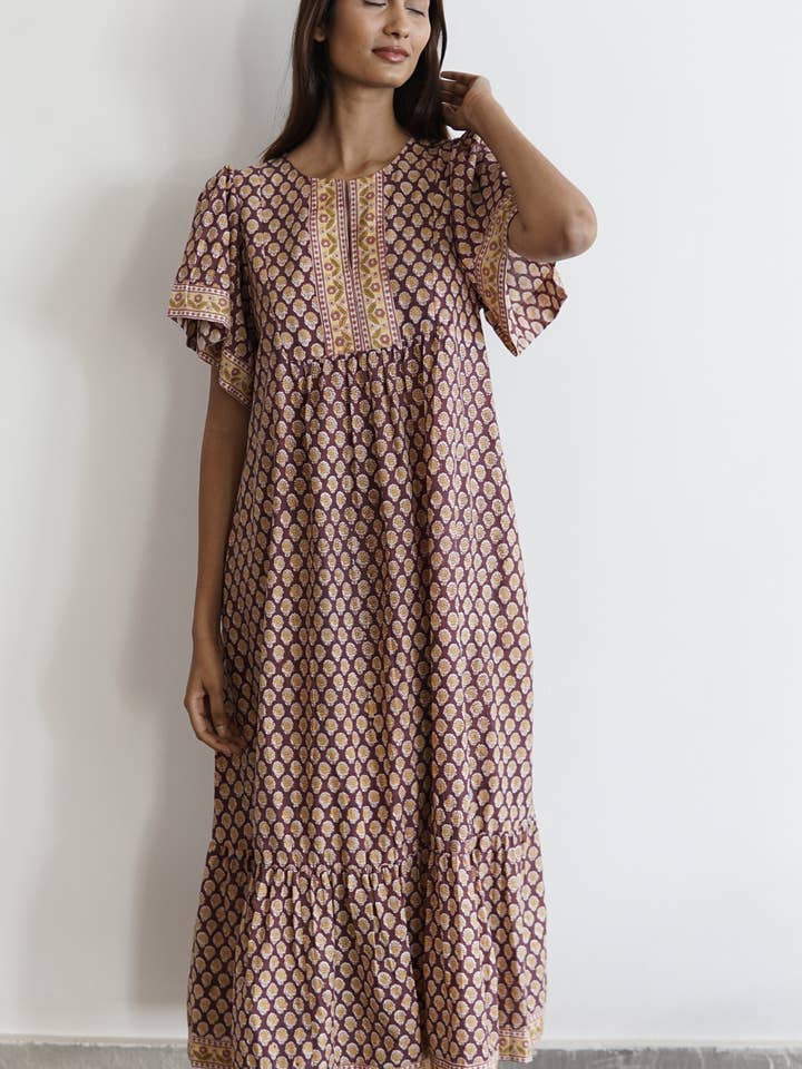 Abito maxi estivo con tasche. Maxi estivo in cotone Medina per la vendita all'ingrosso da parte di La Mandarine