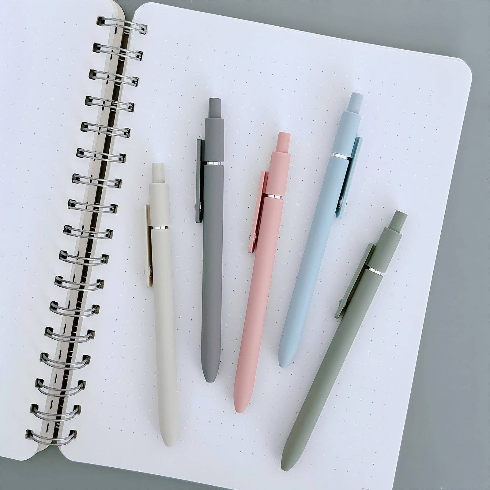 Wrapables.com - Wholesale Pen - Wrapables Smooth Retractable Black Ink Gel Pens 0.5mm, Set 56