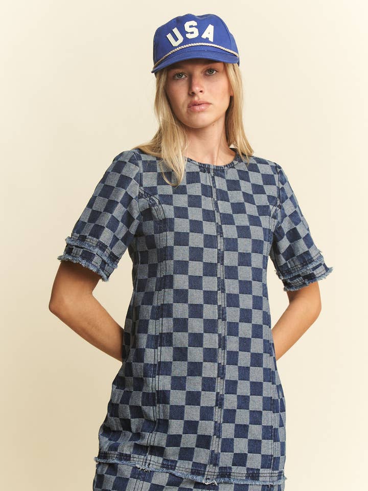 MINI-ROBE EN JEAN À CARREAUX pour la vente par JADE BY JANE