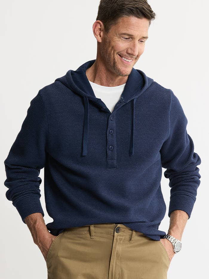 Pull à capuche Henley en maille double face pour la vente par JACHS NY