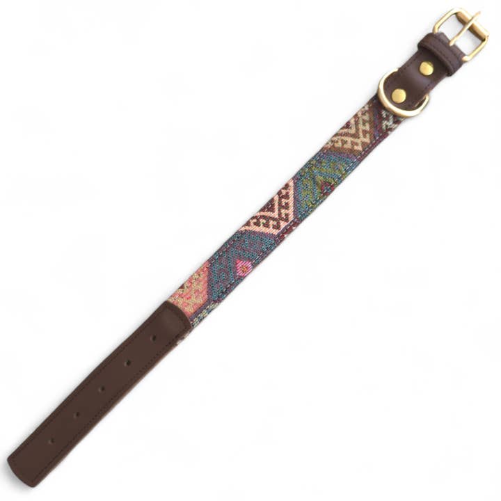 Accessoire en cuir pour chien avec motif géométrique pour la vente par Mabelpiel