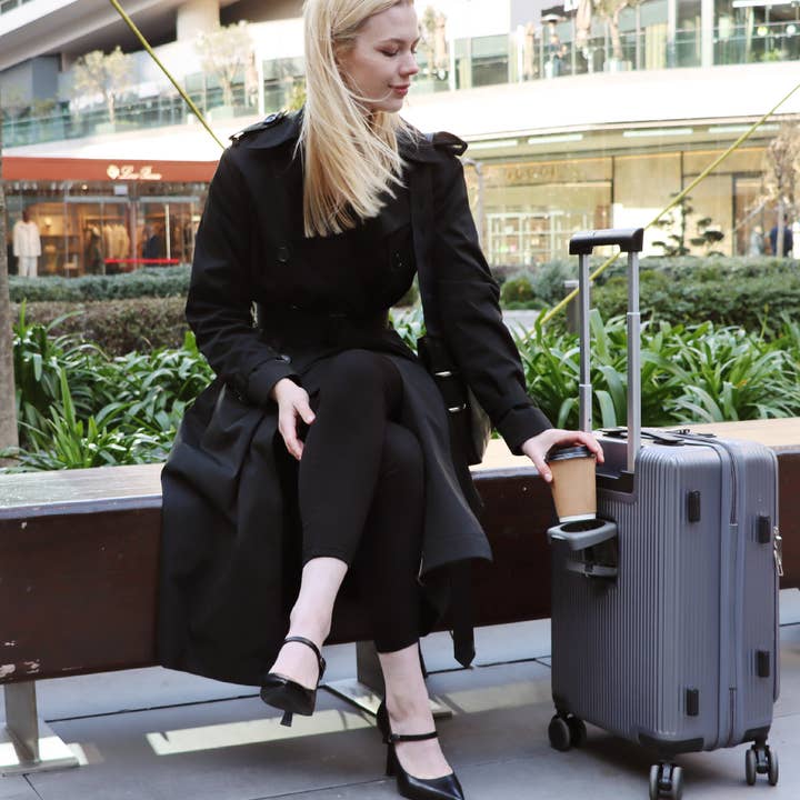 Biggbrands - Wholesale Luggage - Biggdesign Moods Up Luggage with Cup Holder and USB Port4