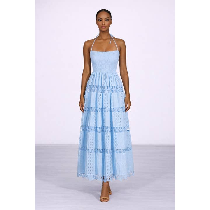 SY620 halterneck-blonde, lagdelt resort-maxikjole til kvinder for engroshandel hos Sanyao Fashion