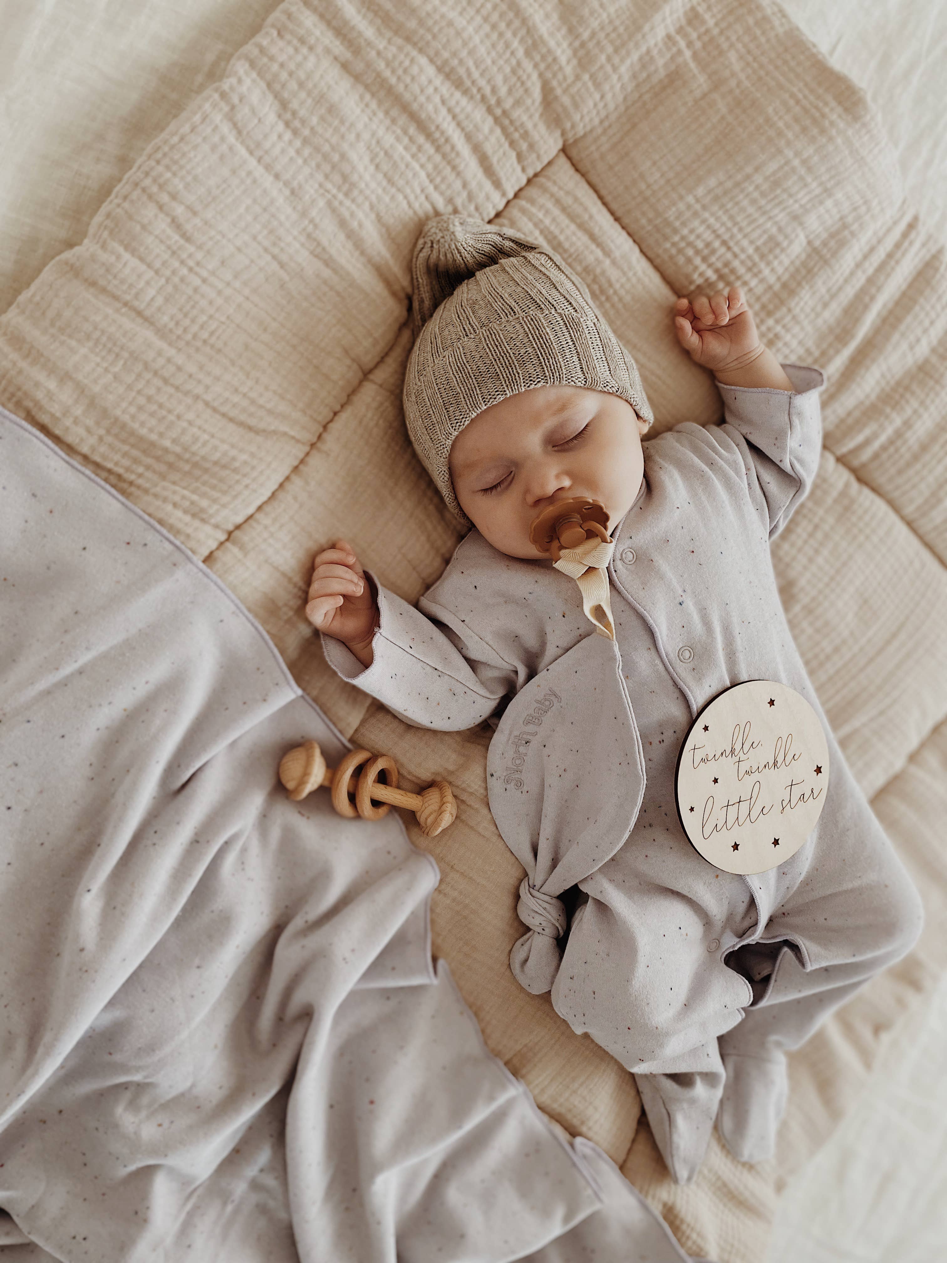 North Baby - Wholesale Rompertje - Baby - BOX - organische baby-pyjama met wolkenmotief1