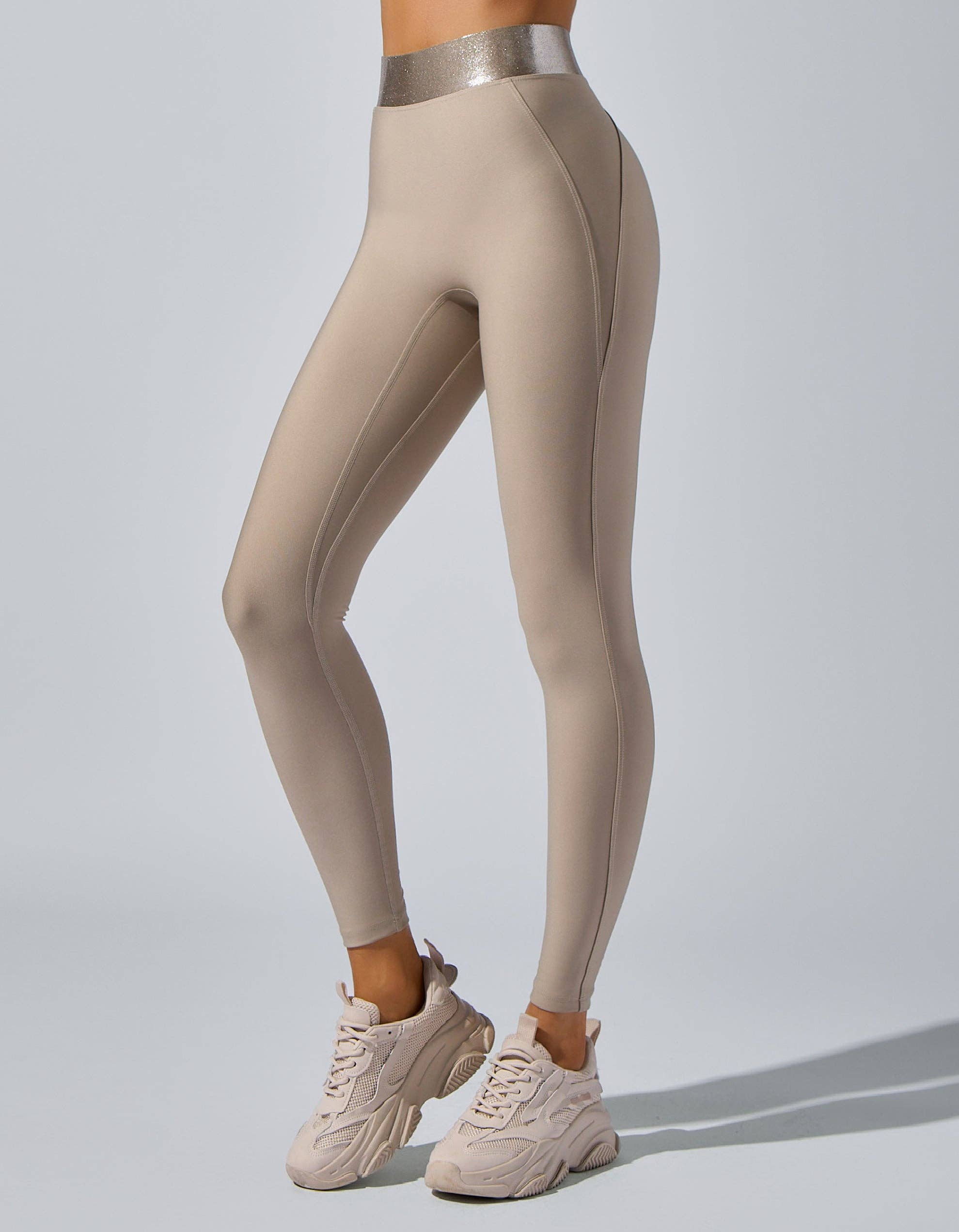 Taupe Lina legging in taupe met metallic tailleband voor groothandel op Faire0